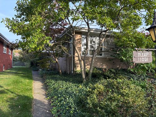 11001 S Kilbourn Avenue, Oak Lawn, IL, 60453 | Card Image