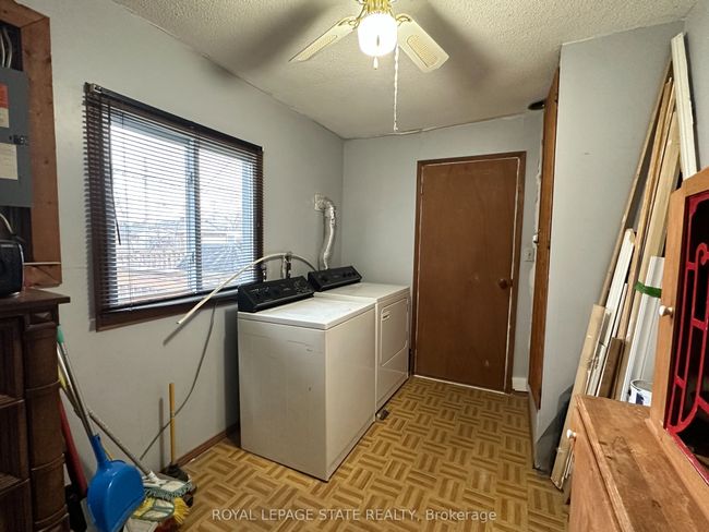 22 6 Th St, House other with 2 bedrooms, 1 bathrooms and 3 parking in Selkirk ON | Image 24