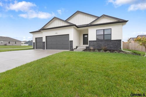 11705 Port Royal Dr, Papillion, NE, 68046-8067 | Card Image