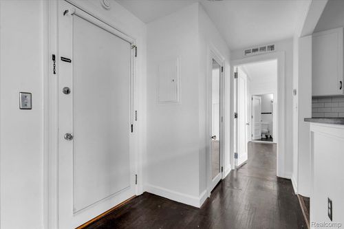 apt-d601-2900 E Jefferson Ave, Detroit, MI, 48207-5089 | Card Image