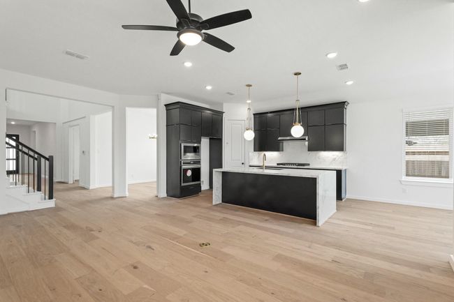 9411 Pacific Crest Ct, House other with 4 bedrooms, 5 bathrooms and 3 parking in Humble TX | Image 4