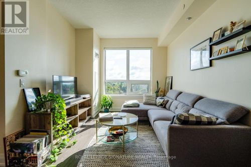 518-7900 Bathurst Street, Vaughan (Beverley Glen), ON, L4J0J9 | Card Image