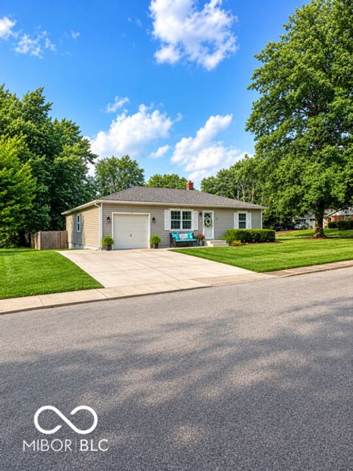604 Clinton St, Danville, IN, 46122-1002 | Card Image
