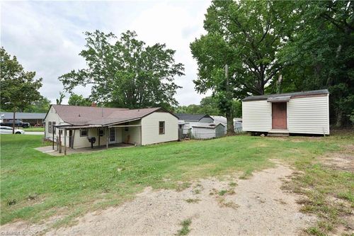 500 Clover Dr, High Point, NC, 27262-2704 | Card Image