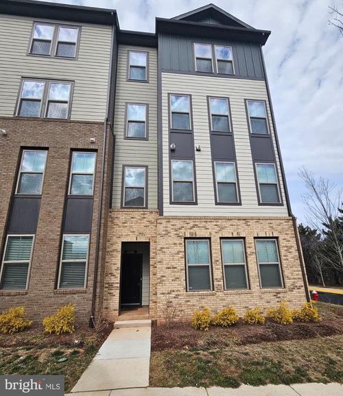 45968 Swallow Ter, STERLING, VA, 20165-5890 | Card Image