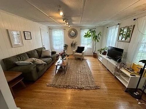 2-18 Tremont St, Cambridge, MA, 02139-1223 | Card Image