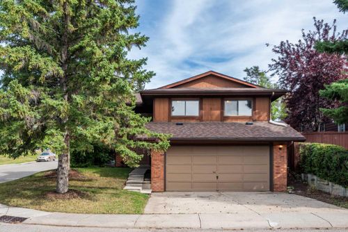 88 Woodfern Rise Sw, Calgary, AB, T2W4S2 | Card Image
