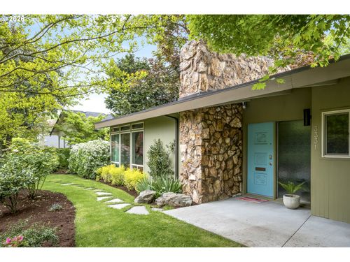 3331 Se Steele St, Portland, OR, 97202 | Card Image