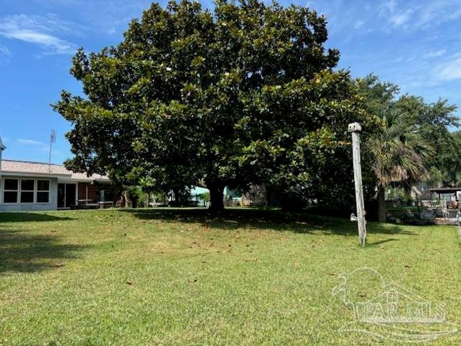 3332 Laurel Dr, House other with 3 bedrooms, 2 bathrooms and 4 parking in Gulf Breeze FL | Image 23
