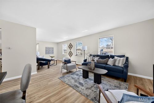 11018 Whitehall Manor Dr, Bridgeton, MO, 63044-3255 | Card Image