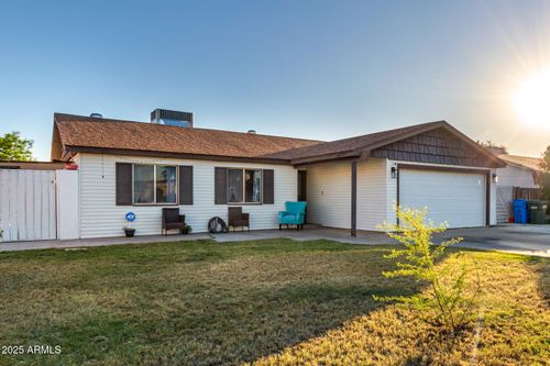 8001 W College Dr, Phoenix, AZ, 85033-1026 | Card Image