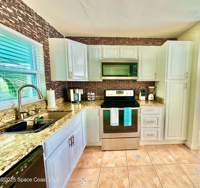 133 Ne 1 St St, House other with 3 bedrooms, 2 bathrooms and null parking in Satellite Beach FL | Image 10