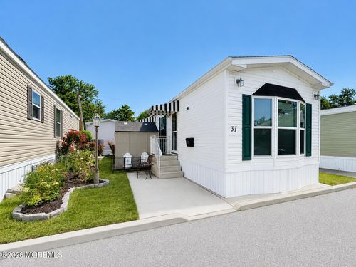 31 Monique Cir, Hazlet, NJ, 07730-1543 | Card Image