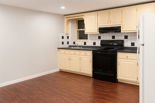 r-315 Weir St, Taunton, MA, 02780 | Card Image