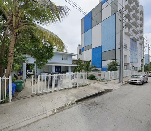 652 Nw 1st St, Miami, FL, 33128-1506 | Card Image