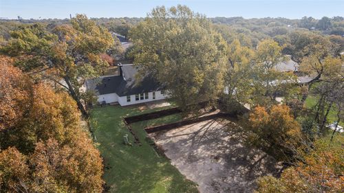 1205 Circle Ln, Bedford, TX, 76022-6764 | Card Image