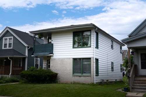 1933 S 72nd St, WEST ALLIS, WI, 53219-1206 | Card Image