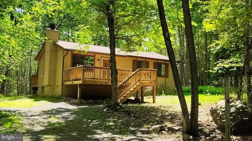 391 Berry Ln, Pocono Lake, PA, 18347-8268 | Card Image