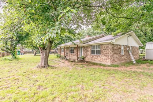 904 Sherman St, Tioga, TX, 76271-3551 | Card Image