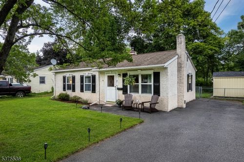 7 Presidential Dr, Washington, NJ, 07882-1639 | Card Image
