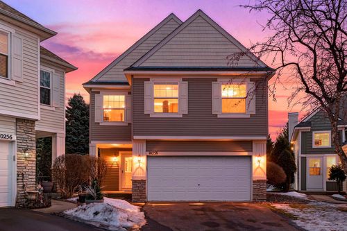 10258 Country Club Alcove, Woodbury, MN, 55129-4214 | Card Image