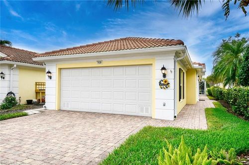 7936 Umberto Ct, NAPLES, FL, 34114-2687 | Card Image