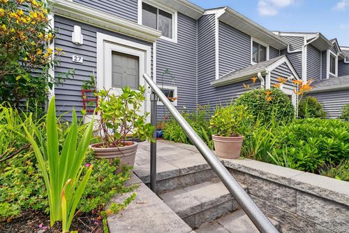 27 Waterview Est, Peekskill, NY, 10566-4436 | Card Image