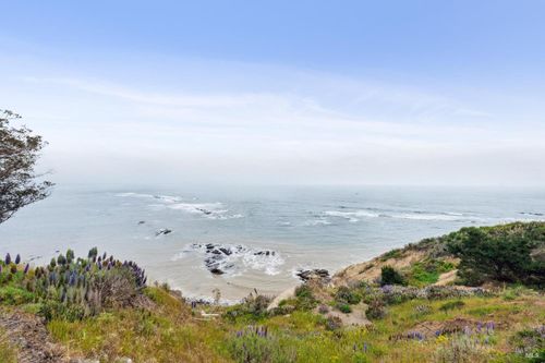 20 Oak Rd, Bolinas, CA, 94924-9603 | Card Image