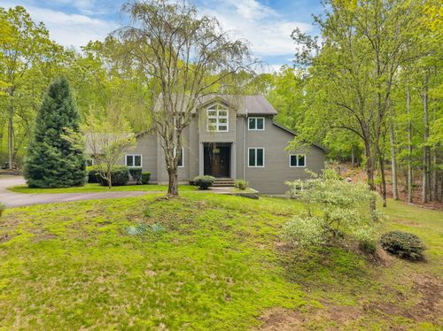 20A Bush Hill Dr, Niantic, CT, 06357 | Card Image