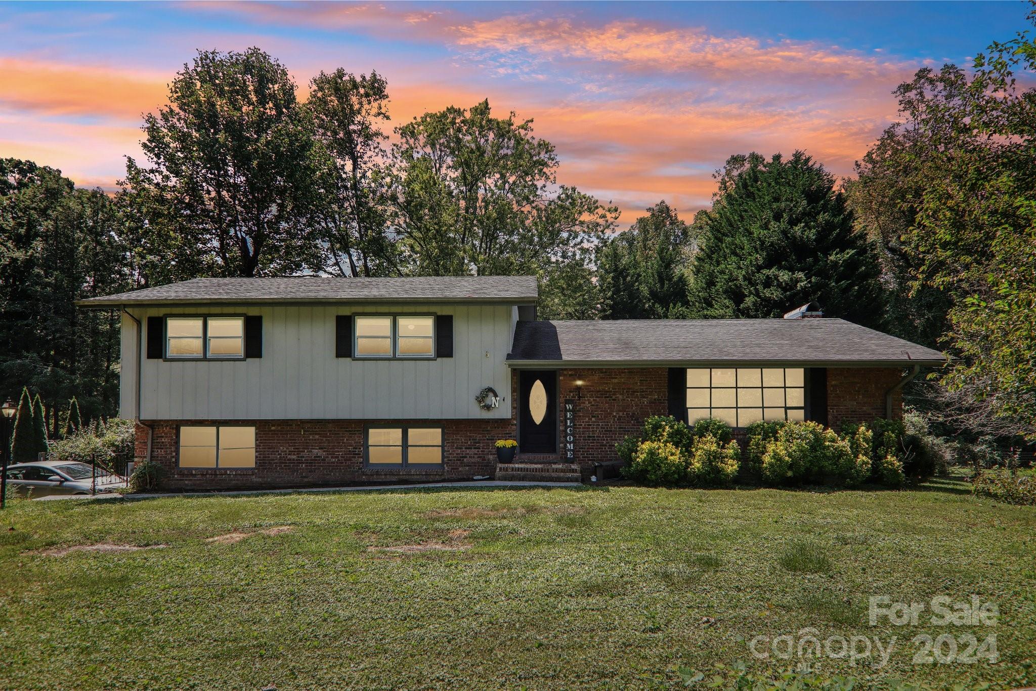 Brentwood Dr, Hendersonville, NC 28739