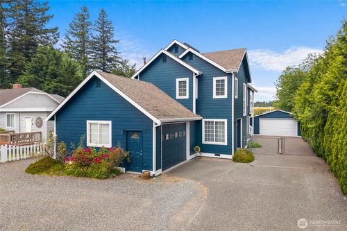 312 E Park St, North Bend, WA, 98045-8200 | Card Image