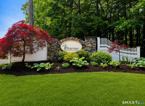 11-11 Trout Brook Cir, Newtown, CT, 06470-2651 | Card Image