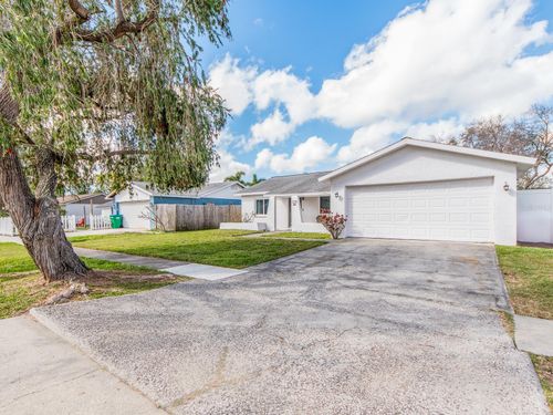 12410 Cumberland Dr, LARGO, FL, 33773-2930 | Card Image