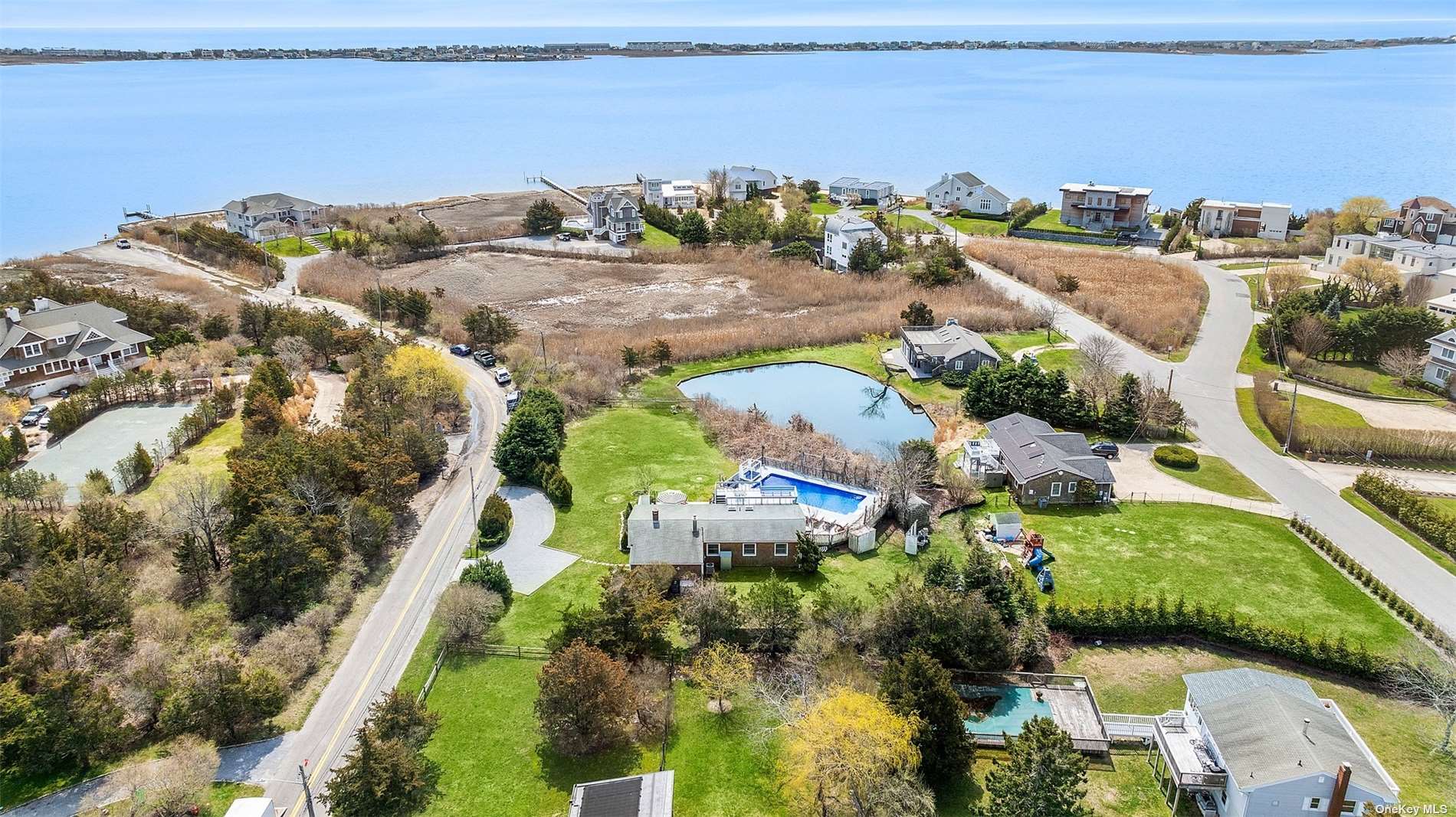 Tanners Neck Ln, Westhampton, NY 11977