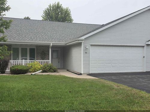 82 Queens Way, Fond Du Lac, WI, 54935 | Card Image