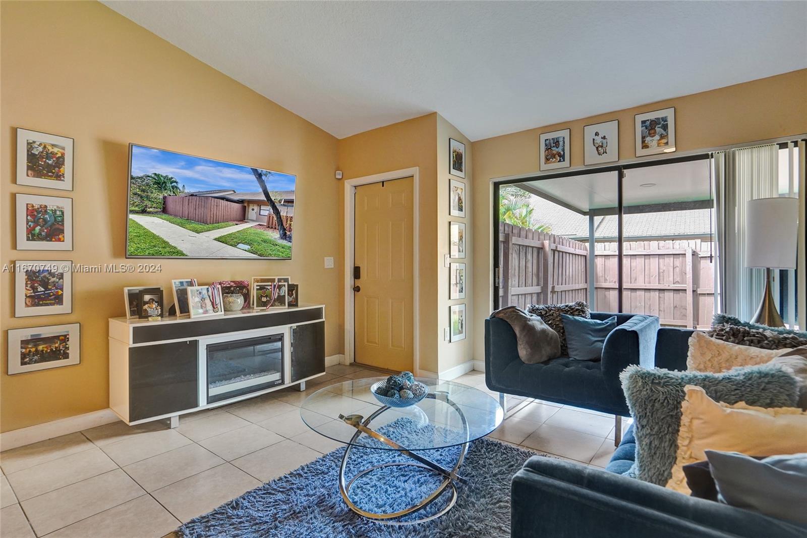 Nob Hill Rd, Sunrise, FL 33322
