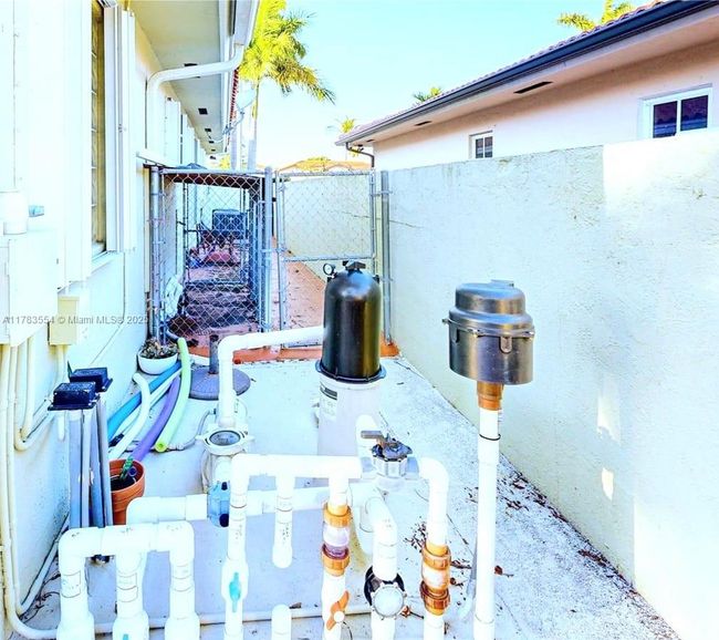 14246 Sw 21 St Ter, House other with 5 bedrooms, 3 bathrooms and null parking in Miami FL | Image 22