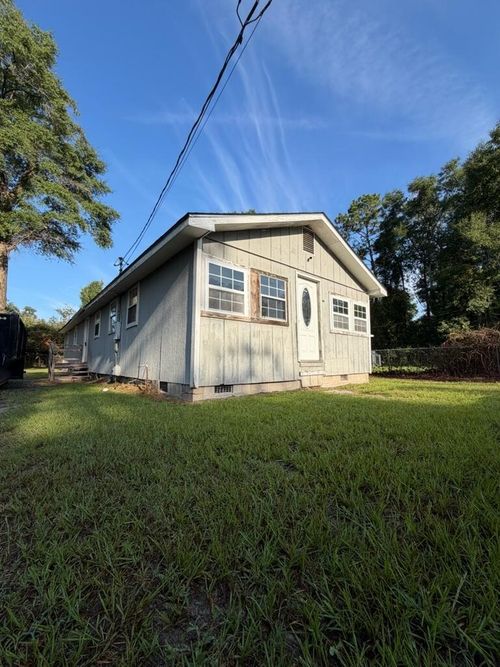 125 Lewis St, Walterboro, SC, 29488-3135 | Card Image