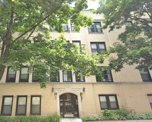 2n-7059 N Damen Ave, Chicago, IL, 60645-3533 | Card Image