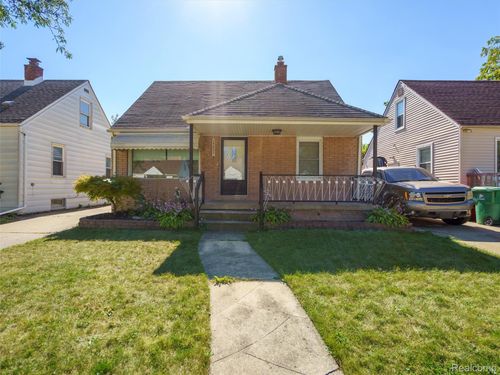 14652 Agnes Ave, Eastpointe, MI, 48021-2808 | Card Image