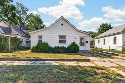 319 E 8th Ave, Hutchinson, KS, 67501 | Card Image