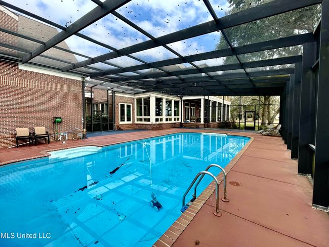 Covered pool | Image 162