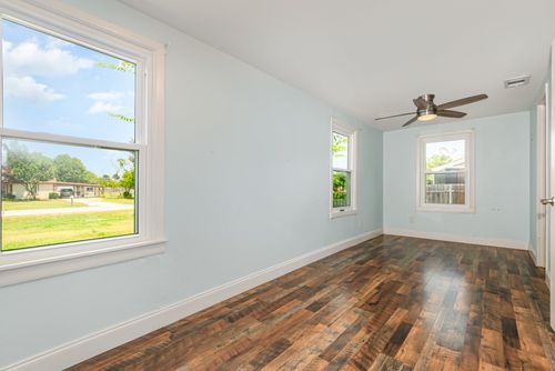 623 Concho Dr, Oak Point, TX, 75068-2118 | Card Image