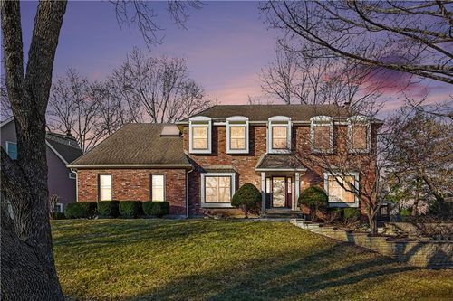 13008 Fontana St, Leawood, KS, 66209-2374 | Card Image