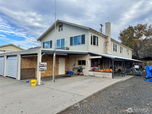 705 Spruce St, Coulee Dam, WA, 99116-1262 | Card Image