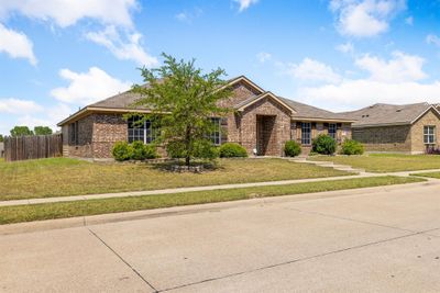 View of front of house featuring a front yard | Image 3