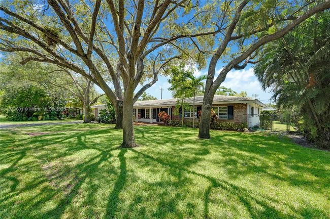 12305 Sw 73 Rd Ave, House other with 4 bedrooms, 3 bathrooms and null parking in Pinecrest FL | Image 4
