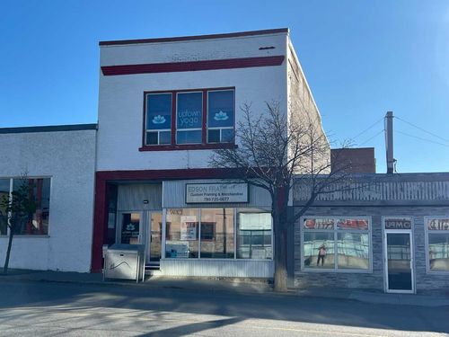 {{alt}} | Card Image