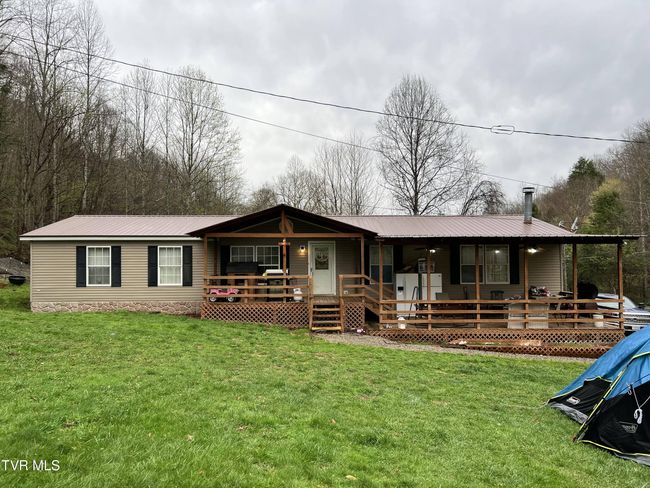 9536 Mcfall Fork Rd, House other with 3 bedrooms, 2 bathrooms and null parking in Pound VA | Image 4