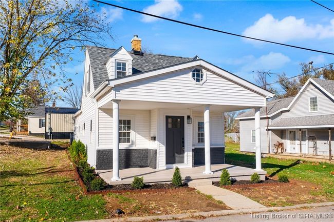 429 S Sycamore St, Home with 3 bedrooms, 2 bathrooms and null parking in Paoli IN | Image 4